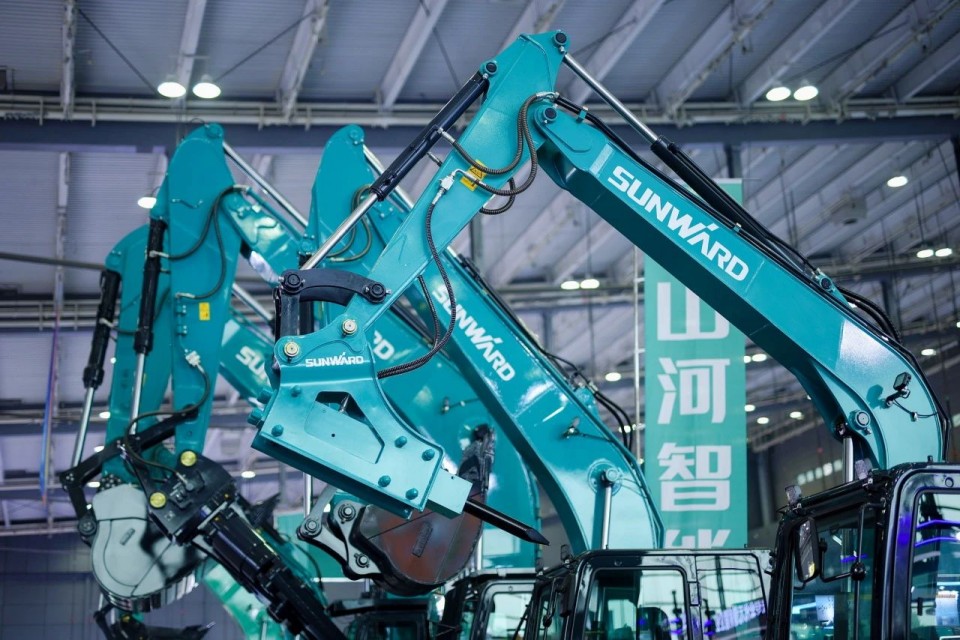 2025 CICEE | 从简单工具迈向多元化解决计划，，，9001cc金沙以诚为本智能泛起非凡挖掘机风范