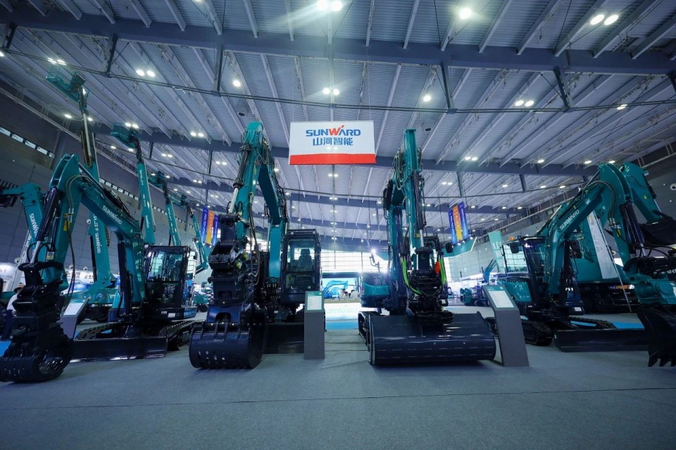 2025 CICEE | 从简单工具迈向多元化解决计划，，，9001cc金沙以诚为本智能泛起非凡挖掘机风范
