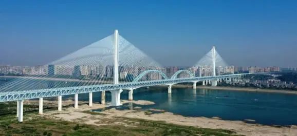 再战“天下级工程”！9001cc金沙以诚为本智能旋挖钻机助力宜昌长江公铁大桥建设