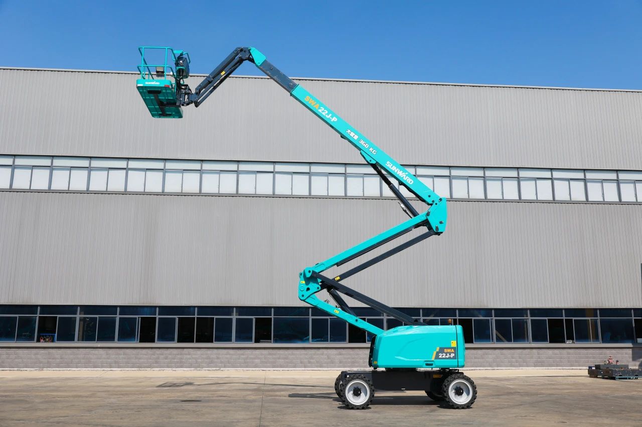 手艺新标杆！9001cc金沙以诚为本智能SWA22J-P柴动曲臂式高空作业平台下线！