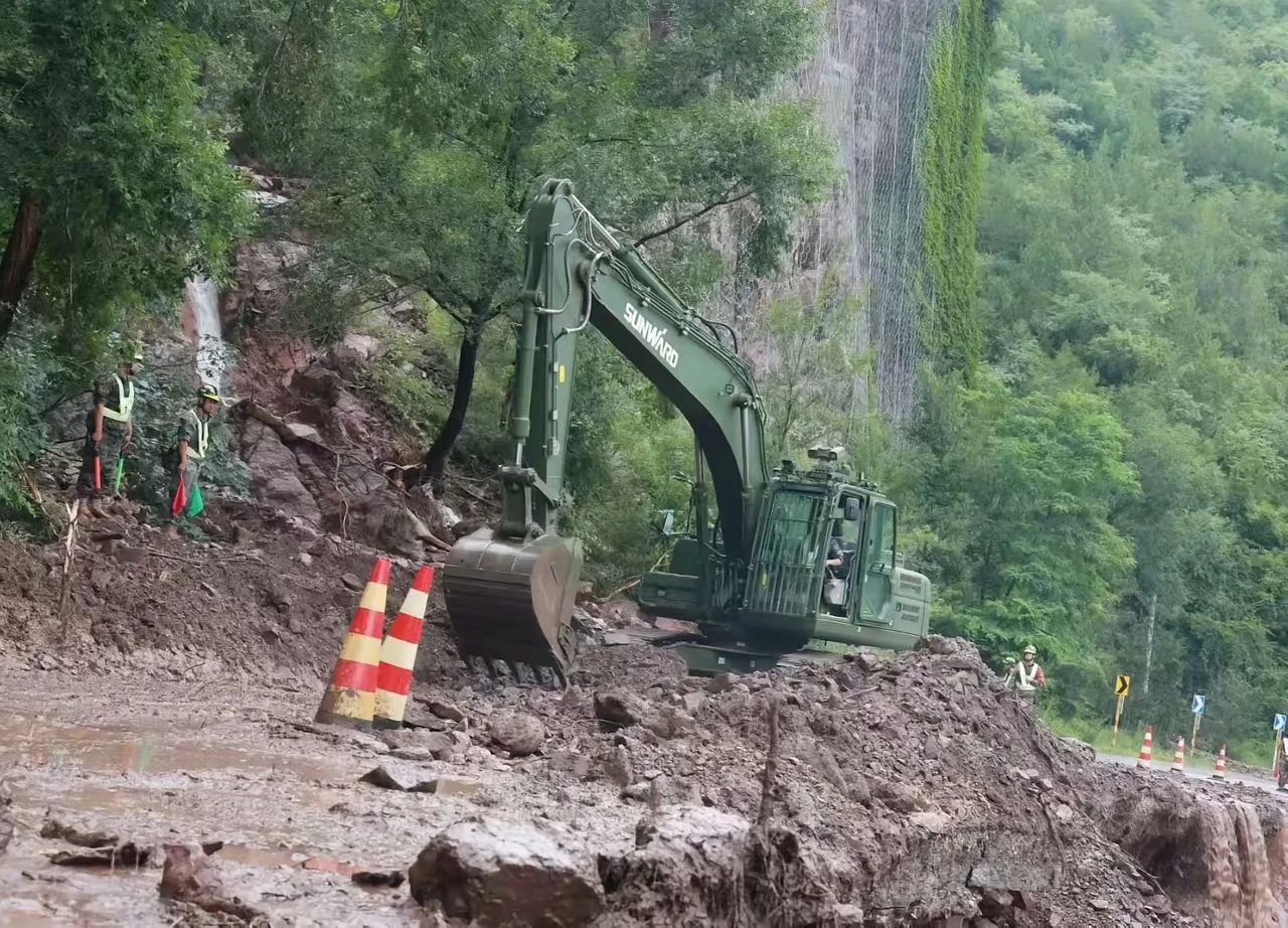 关注！9001cc金沙以诚为本智能应抢救援装备助力武警冲锋北京暴雨抢险救灾一线！