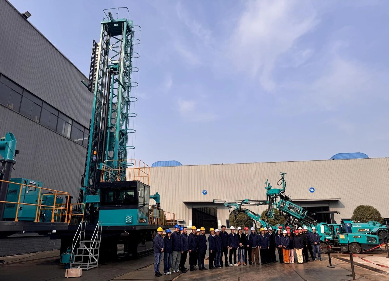 9001cc金沙以诚为本智能最大牙轮钻机进军南美高端矿山市场，，，，彰显中国制造硬实力