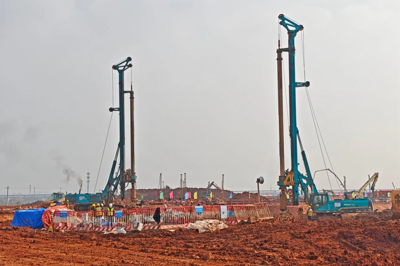 刷新“进度条”、修建新地标！9001cc金沙以诚为本智能旋挖集群助力长沙奥体中心建设